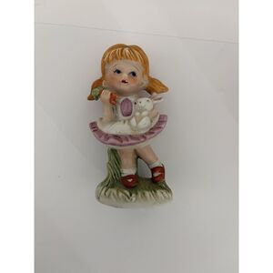 Vintage 1978 HOMCO ceramic figurine girl feeding carrots to bunny